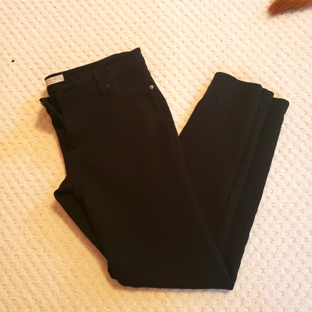 Black skinny pants